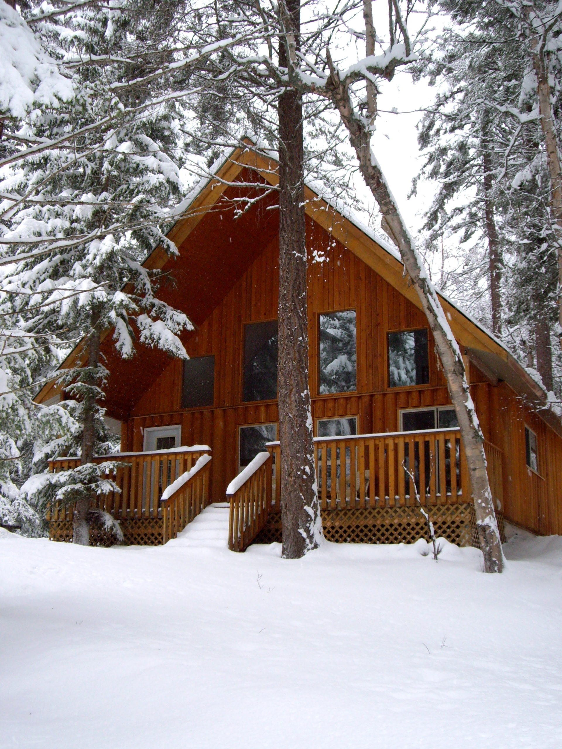 This Is BC’s Cozy Cabin Capital, & We Have 15 Stays To Choose From ...